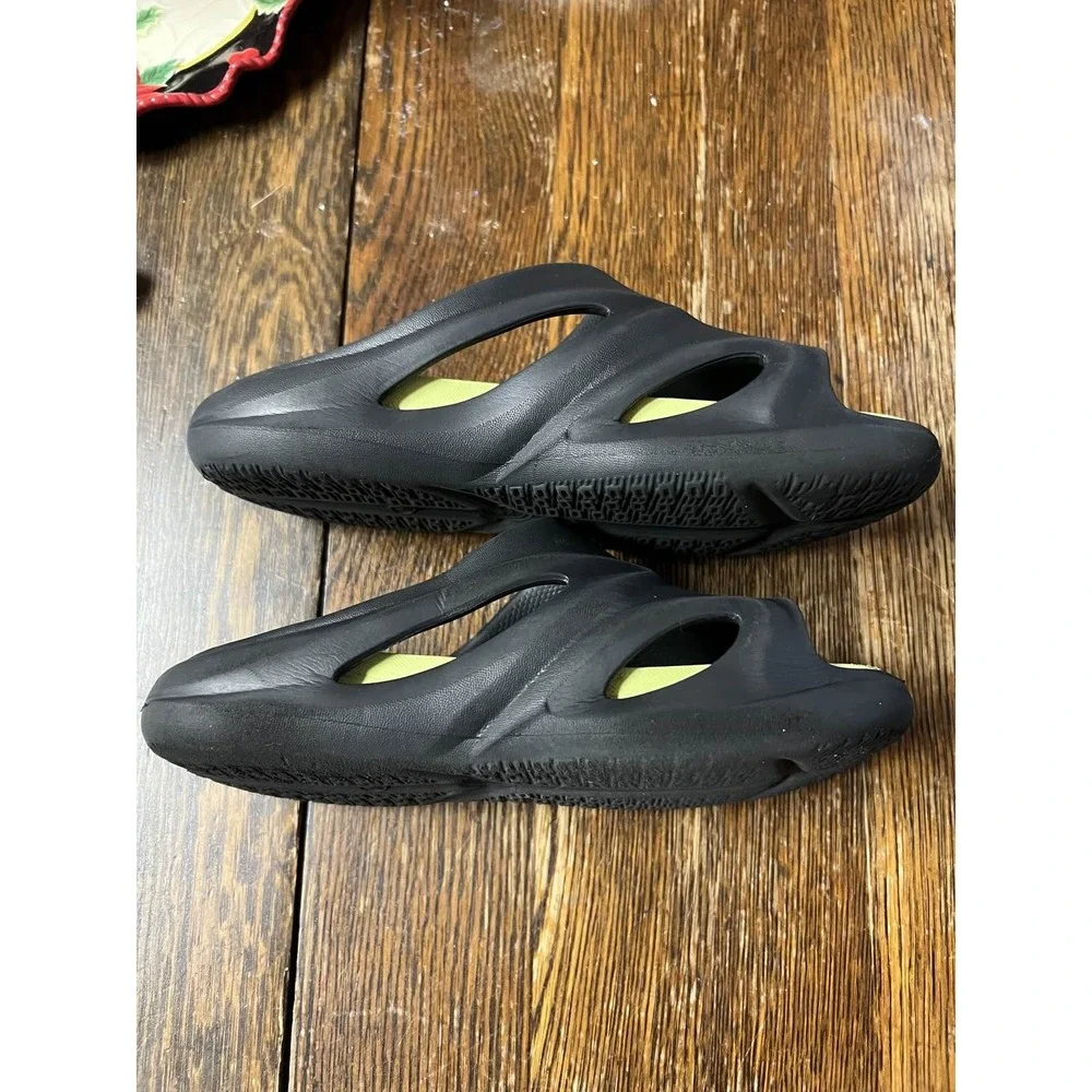 Wonder Nation Kids Black Neon Green Comfort Slides Sandals Size 13/1